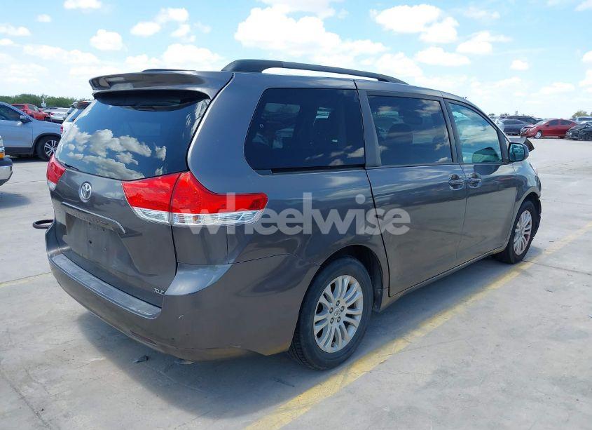 Photo 4 of 2011 Toyota Sienna XLE V6 (VIN 5TDYK3DC1BS143641)