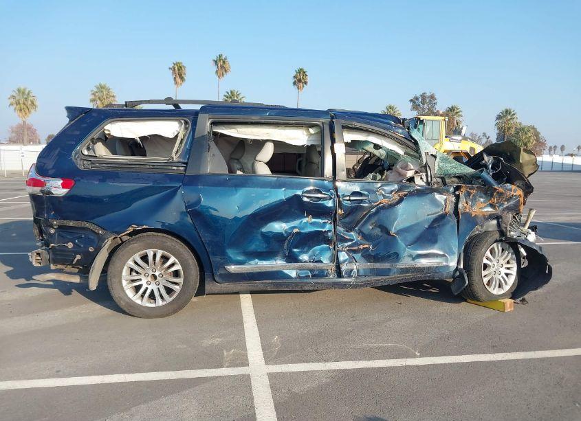 Photo 13 of 2011 Toyota Sienna XLE/LIMITED (VIN 5TDYK3DC1BS152307)