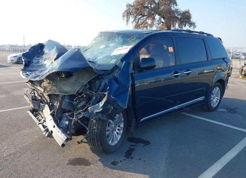 Photo 2 of 2011 Toyota Sienna XLE/LIMITED (VIN 5TDYK3DC1BS152307)