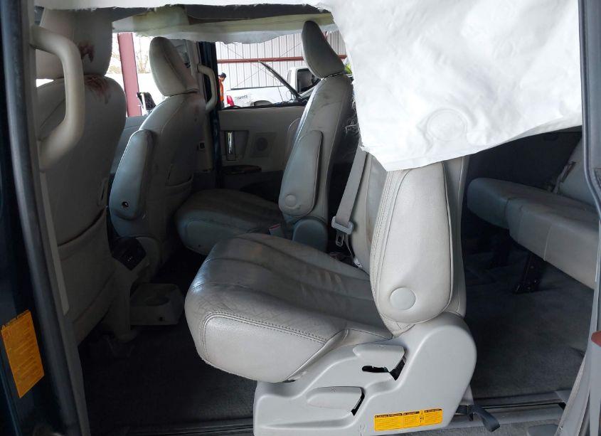 Photo 8 of 2011 Toyota Sienna XLE/LIMITED (VIN 5TDYK3DC1BS152307)