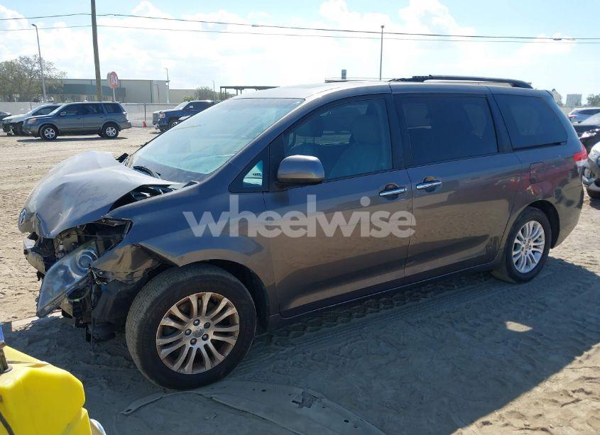 Photo 2 of 2012 Toyota Sienna XLE V6 8 PASSENGER (VIN 5TDYK3DC1CS186331)