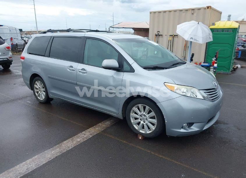 2012 Toyota Sienna XLE/LIMITED (VIN 5TDYK3DC1CS192310) main photo