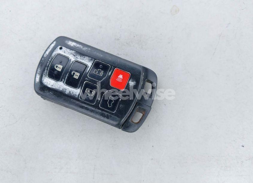 Photo 11 of 2012 Toyota Sienna XLE/LIMITED (VIN 5TDYK3DC1CS192310)