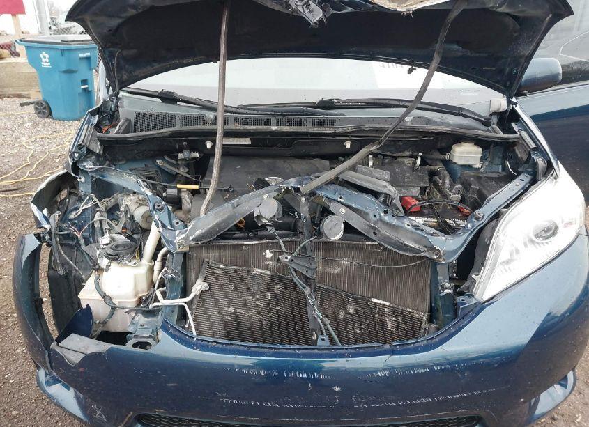 Photo 10 of 2012 Toyota Sienna XLE V6 8 PASSENGER (VIN 5TDYK3DC1CS203712)