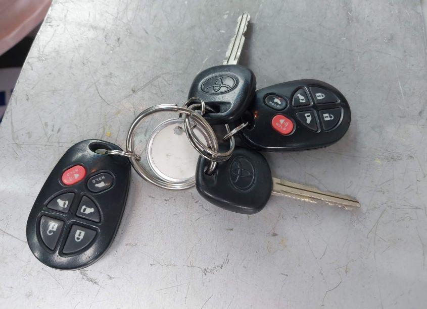 Photo 11 of 2012 Toyota Sienna XLE V6 8 PASSENGER (VIN 5TDYK3DC1CS203712)