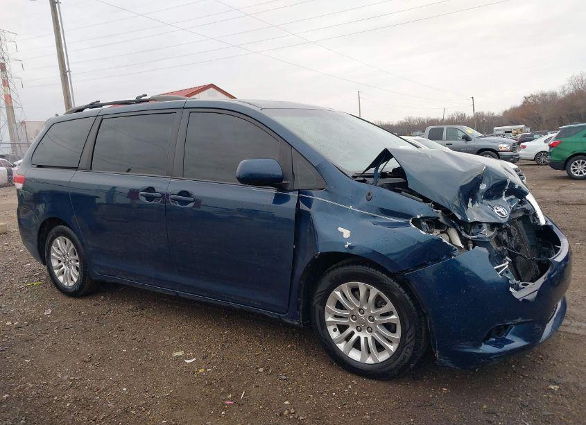 Photo 13 of 2012 Toyota Sienna XLE V6 8 PASSENGER (VIN 5TDYK3DC1CS203712)
