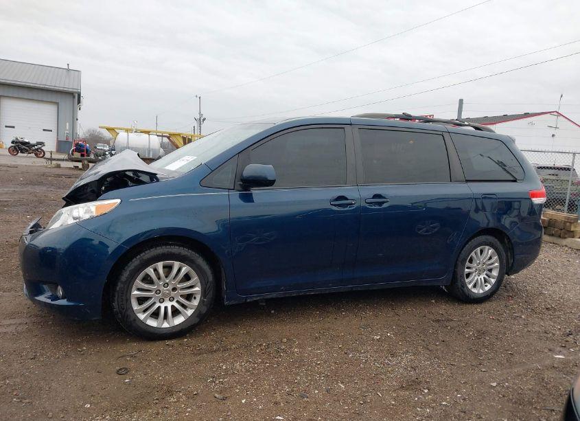 Photo 14 of 2012 Toyota Sienna XLE V6 8 PASSENGER (VIN 5TDYK3DC1CS203712)