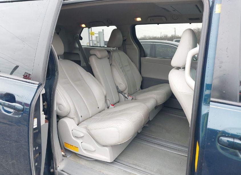 Photo 8 of 2012 Toyota Sienna XLE V6 8 PASSENGER (VIN 5TDYK3DC1CS203712)