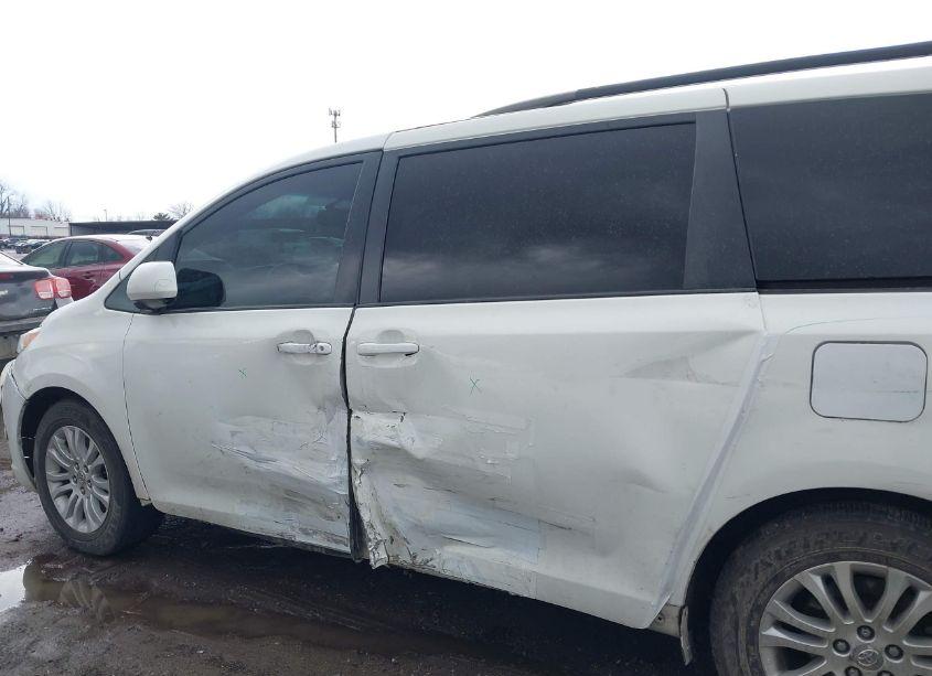 Photo 14 of 2012 Toyota Sienna XLE V6 8 PASSENGER (VIN 5TDYK3DC1CS210482)