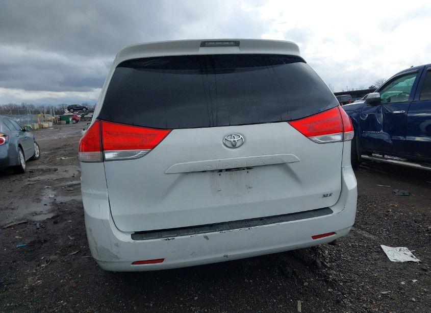 Photo 16 of 2012 Toyota Sienna XLE V6 8 PASSENGER (VIN 5TDYK3DC1CS210482)