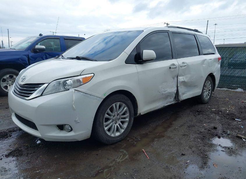 Photo 2 of 2012 Toyota Sienna XLE V6 8 PASSENGER (VIN 5TDYK3DC1CS210482)
