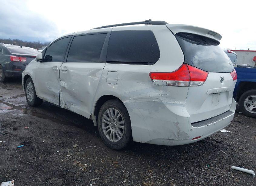 Photo 3 of 2012 Toyota Sienna XLE V6 8 PASSENGER (VIN 5TDYK3DC1CS210482)