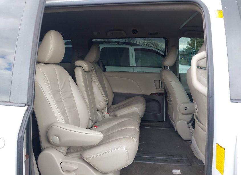 Photo 8 of 2012 Toyota Sienna XLE V6 8 PASSENGER (VIN 5TDYK3DC1CS210482)