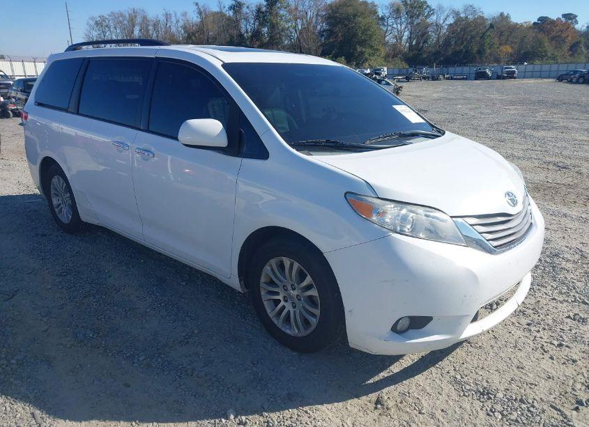 2012 Toyota Sienna XLE/LIMITED (VIN 5TDYK3DC1CS225564) main photo