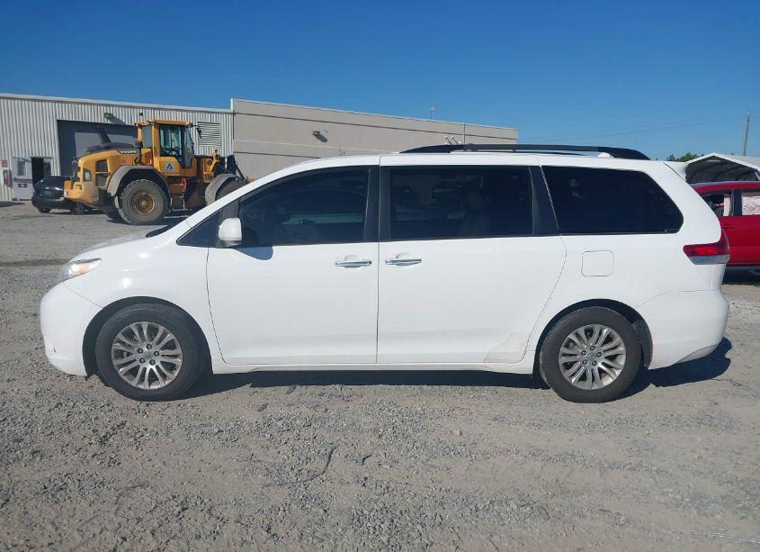 Photo 14 of 2012 Toyota Sienna XLE/LIMITED (VIN 5TDYK3DC1CS225564)
