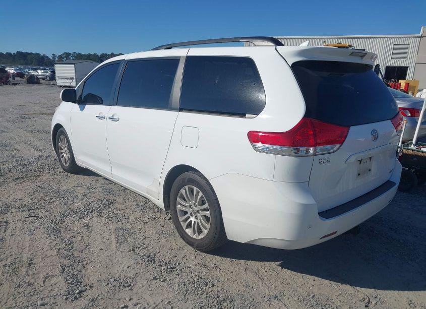 Photo 3 of 2012 Toyota Sienna XLE/LIMITED (VIN 5TDYK3DC1CS225564)