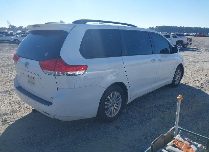 Photo 4 of 2012 Toyota Sienna XLE/LIMITED (VIN 5TDYK3DC1CS225564)