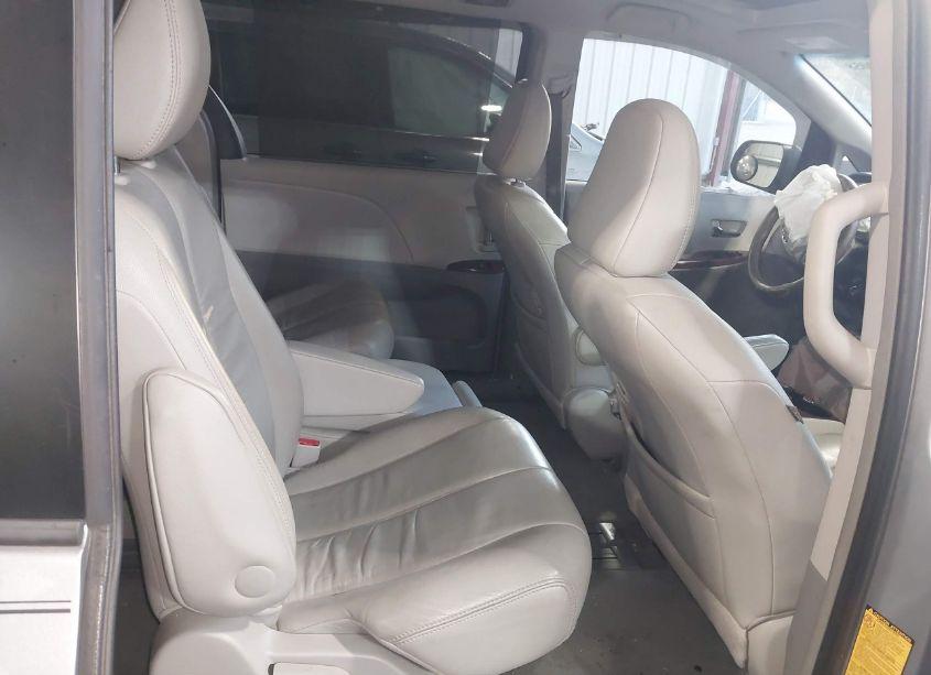 Photo 8 of 2012 Toyota Sienna XLE V6 8 PASSENGER (VIN 5TDYK3DC1CS225824)