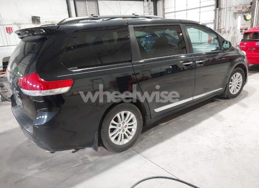Photo 4 of 2012 Toyota Sienna XLE/LIMITED (VIN 5TDYK3DC1CS234894)