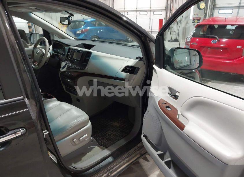 Photo 5 of 2012 Toyota Sienna XLE/LIMITED (VIN 5TDYK3DC1CS234894)