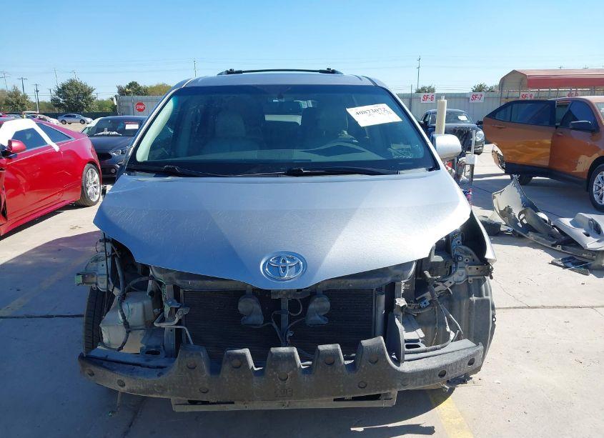 Photo 13 of 2012 Toyota Sienna XLE V6 8 PASSENGER (VIN 5TDYK3DC1CS238072)