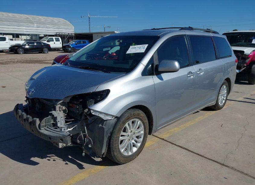 Photo 2 of 2012 Toyota Sienna XLE V6 8 PASSENGER (VIN 5TDYK3DC1CS238072)