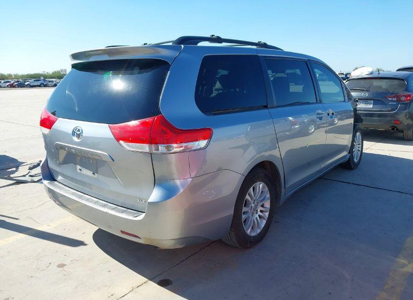 Photo 4 of 2012 Toyota Sienna XLE V6 8 PASSENGER (VIN 5TDYK3DC1CS238072)