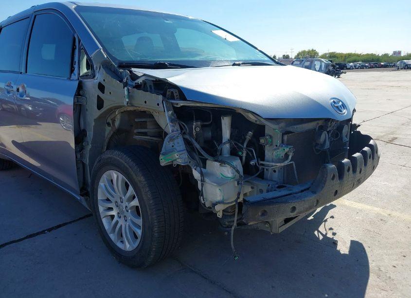 Photo 6 of 2012 Toyota Sienna XLE V6 8 PASSENGER (VIN 5TDYK3DC1CS238072)