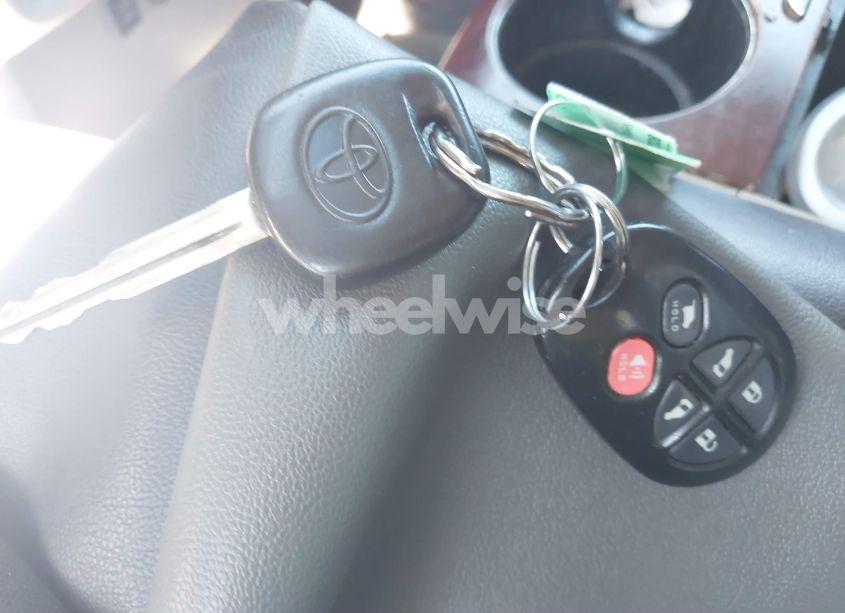 Photo 11 of 2012 Toyota Sienna XLE V6 8 PASSENGER (VIN 5TDYK3DC1CS245927)