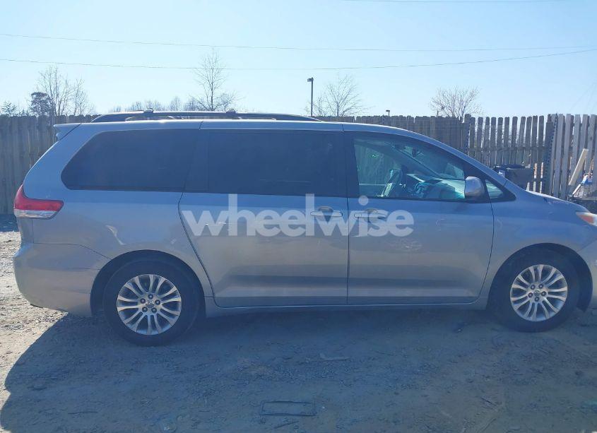 Photo 13 of 2012 Toyota Sienna XLE V6 8 PASSENGER (VIN 5TDYK3DC1CS245927)