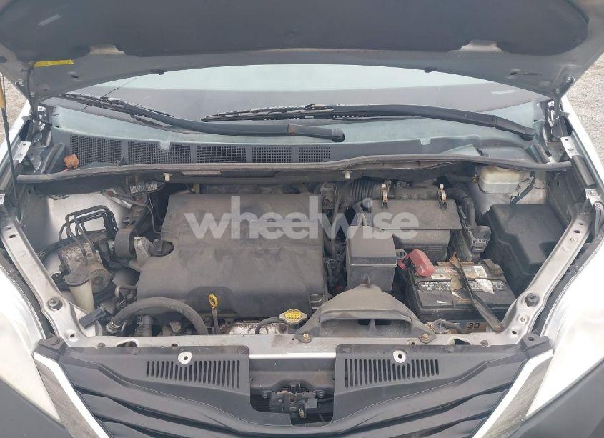 Photo 10 of 2012 Toyota Sienna XLE V6 8 PASSENGER (VIN 5TDYK3DC1CS261626)