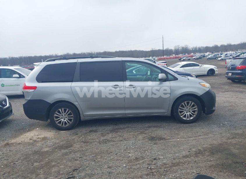 Photo 13 of 2012 Toyota Sienna XLE V6 8 PASSENGER (VIN 5TDYK3DC1CS261626)