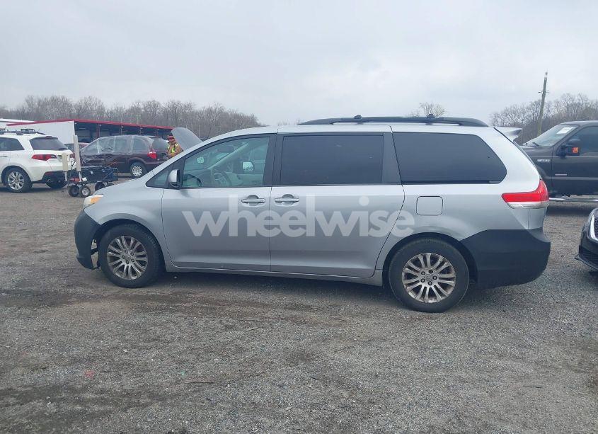 Photo 14 of 2012 Toyota Sienna XLE V6 8 PASSENGER (VIN 5TDYK3DC1CS261626)