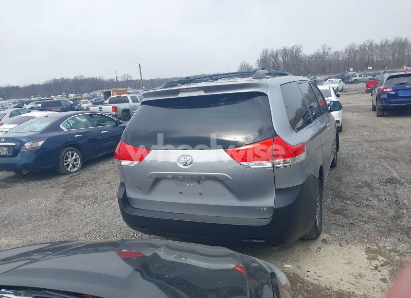 Photo 16 of 2012 Toyota Sienna XLE V6 8 PASSENGER (VIN 5TDYK3DC1CS261626)