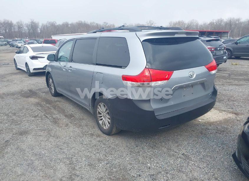 Photo 3 of 2012 Toyota Sienna XLE V6 8 PASSENGER (VIN 5TDYK3DC1CS261626)