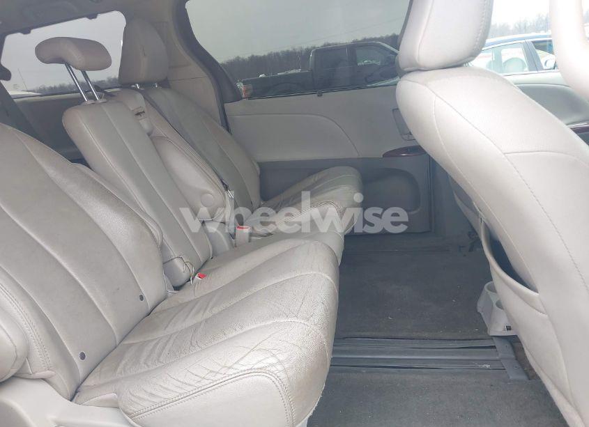 Photo 8 of 2012 Toyota Sienna XLE V6 8 PASSENGER (VIN 5TDYK3DC1CS261626)