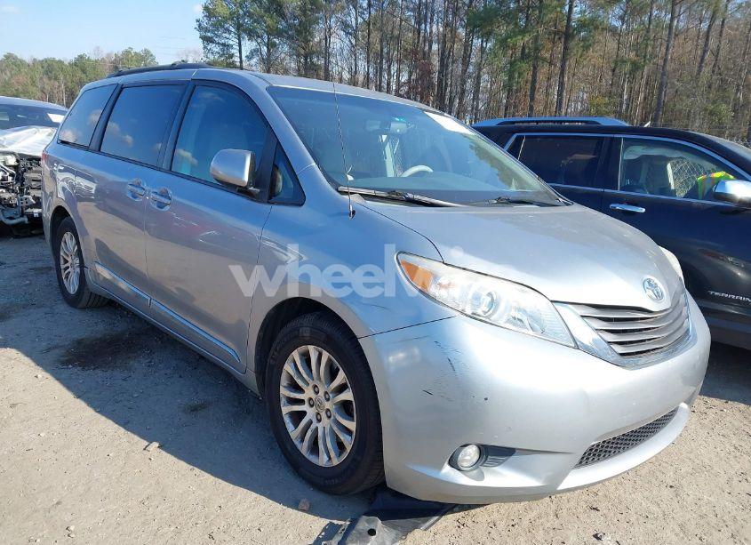 2012 Toyota Sienna XLE V6 8 PASSENGER (VIN 5TDYK3DC1CS278846) main photo