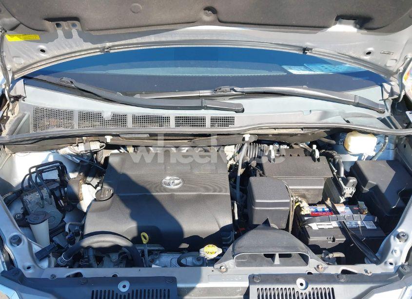 Photo 10 of 2012 Toyota Sienna XLE V6 8 PASSENGER (VIN 5TDYK3DC1CS278846)