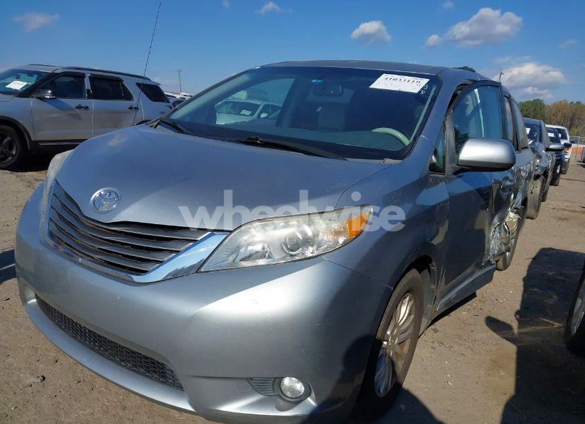 Photo 2 of 2012 Toyota Sienna XLE V6 8 PASSENGER (VIN 5TDYK3DC1CS278846)