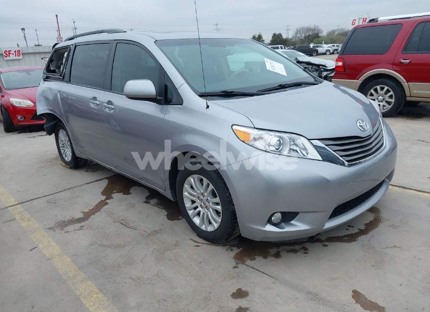 2013 Toyota Sienna XLE V6 8 PASSENGER (VIN 5TDYK3DC1DS318523) main photo