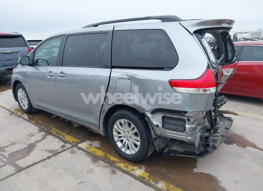 Photo 3 of 2013 Toyota Sienna XLE V6 8 PASSENGER (VIN 5TDYK3DC1DS318523)