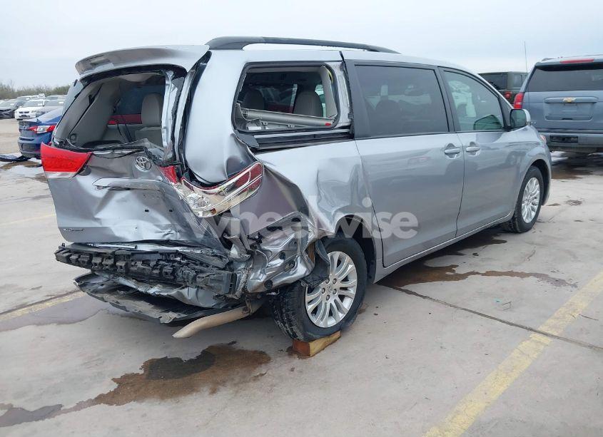 Photo 4 of 2013 Toyota Sienna XLE V6 8 PASSENGER (VIN 5TDYK3DC1DS318523)