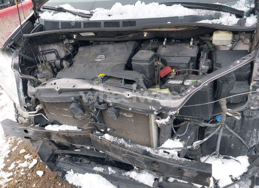 Photo 10 of 2013 Toyota Sienna XLE V6 8 PASSENGER (VIN 5TDYK3DC1DS401529)