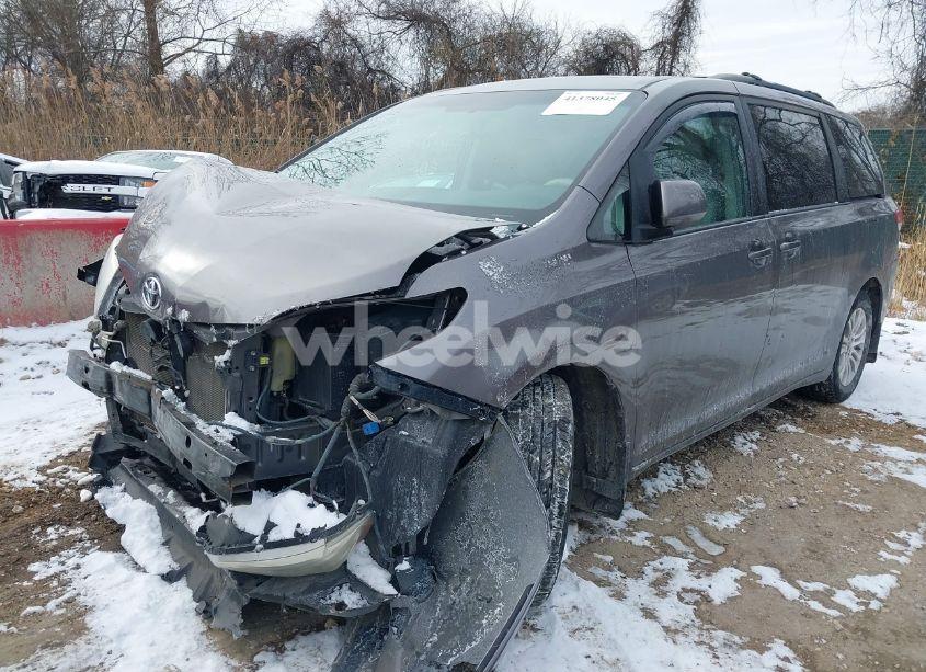 Photo 17 of 2013 Toyota Sienna XLE V6 8 PASSENGER (VIN 5TDYK3DC1DS401529)