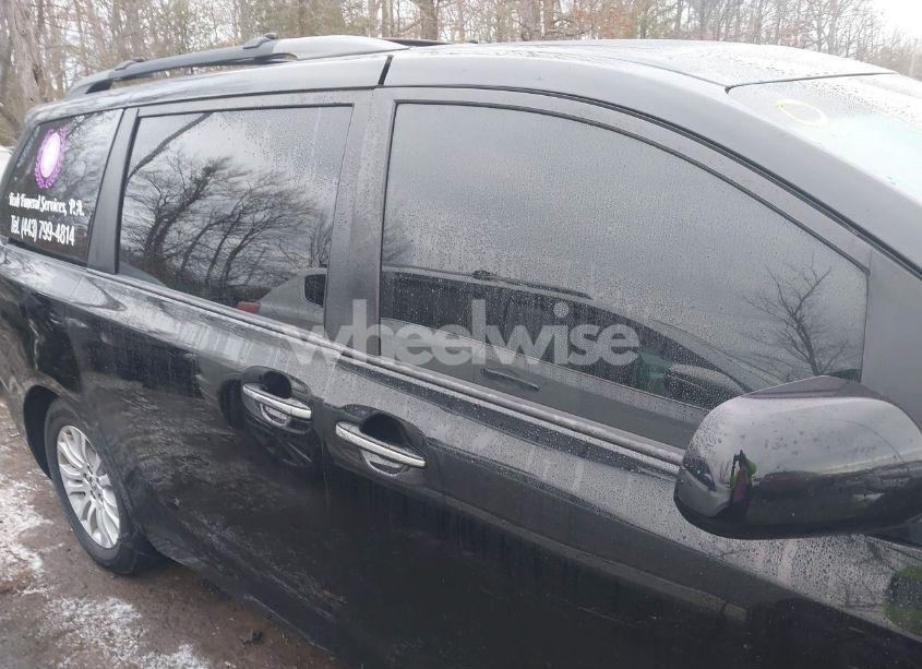 Photo 12 of 2014 Toyota Sienna XLE/LIMITED (VIN 5TDYK3DC1ES446181)