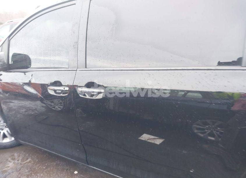 Photo 13 of 2014 Toyota Sienna XLE/LIMITED (VIN 5TDYK3DC1ES446181)