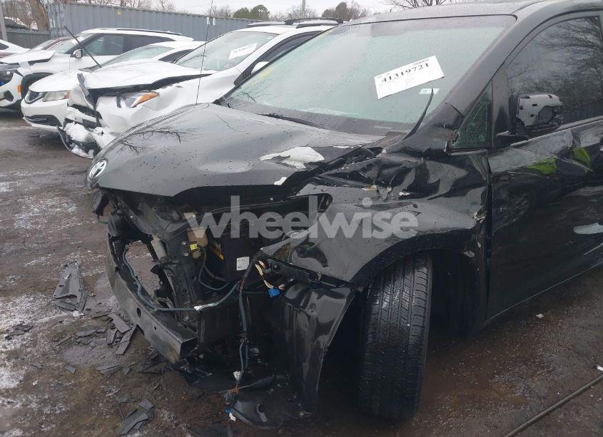 Photo 6 of 2014 Toyota Sienna XLE/LIMITED (VIN 5TDYK3DC1ES446181)