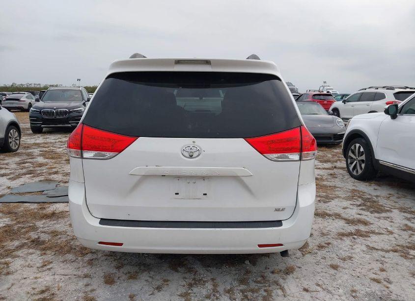 Photo 16 of 2014 Toyota Sienna XLE V6 8 PASSENGER (VIN 5TDYK3DC1ES448254)