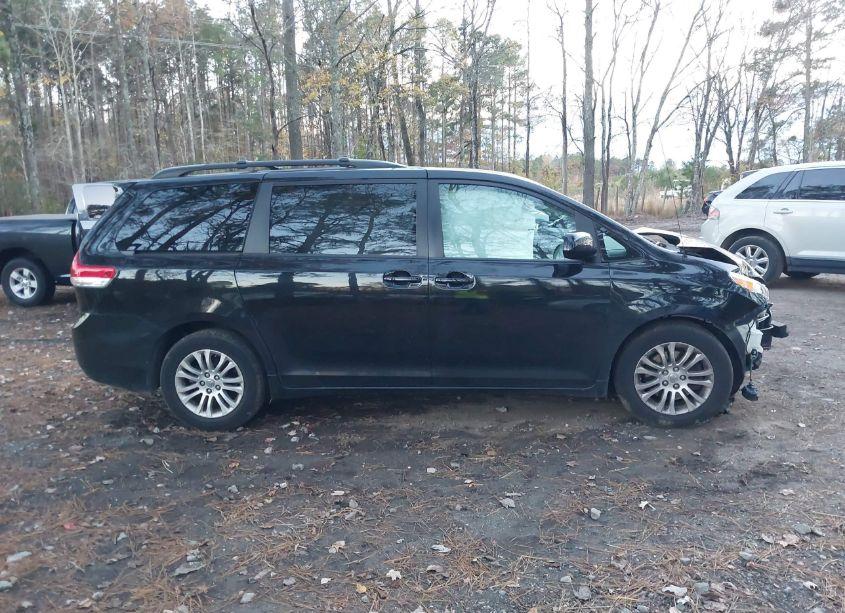 Photo 13 of 2014 Toyota Sienna XLE V6 8 PASSENGER (VIN 5TDYK3DC1ES472165)