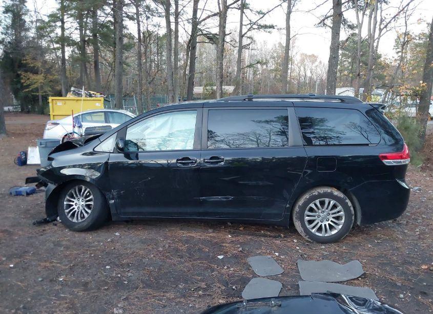 Photo 14 of 2014 Toyota Sienna XLE V6 8 PASSENGER (VIN 5TDYK3DC1ES472165)